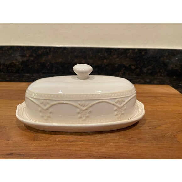 Pioneer Woman Farmhouse Lace Linen butter dish - Picture 3 of 6